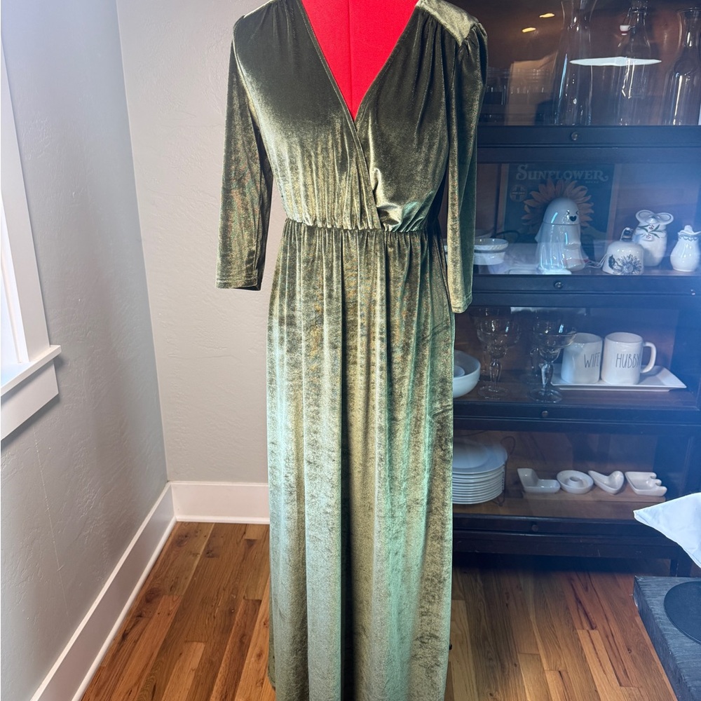 Baltic Born Green Velvet Maxi Dress Long Sleeve Wrap V-Neck Gown Size L
